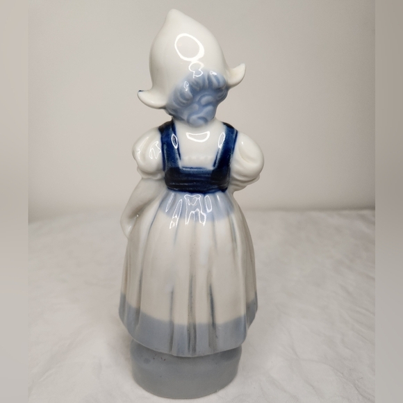 Dutch Girl Porcelain Figurine - Picture 4 of 7